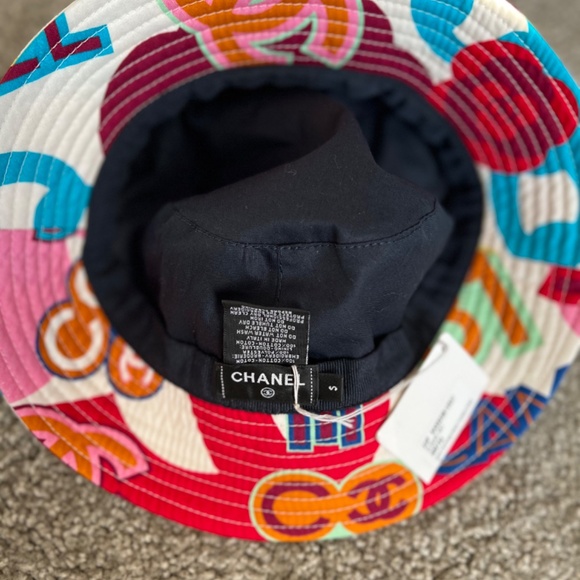 NWT Chanel Street Style Wide-Brimmed Bucket 2023 Multi-Color Small Hat - Picture 6 of 8